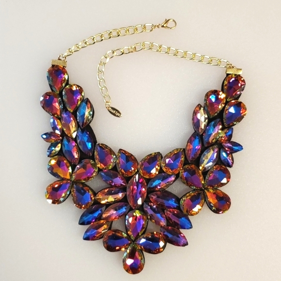 Traci Lynn Multicolored rhinestone massive necklace and earrings purples  NIB - Picture 3 of 9